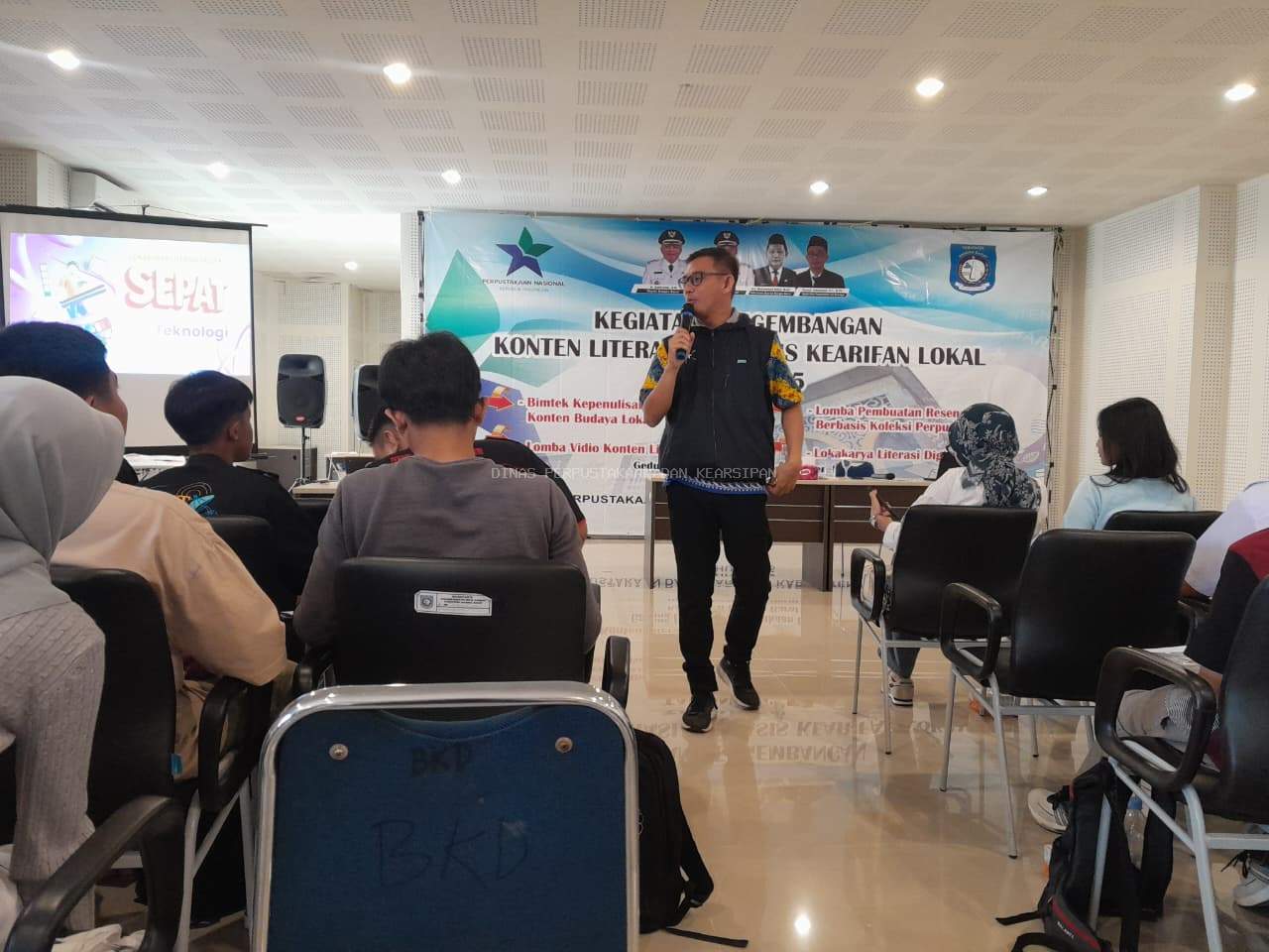 DPK Babar Bekali Guru hingga Pengelola Perpusdes dengan Literasi Digital