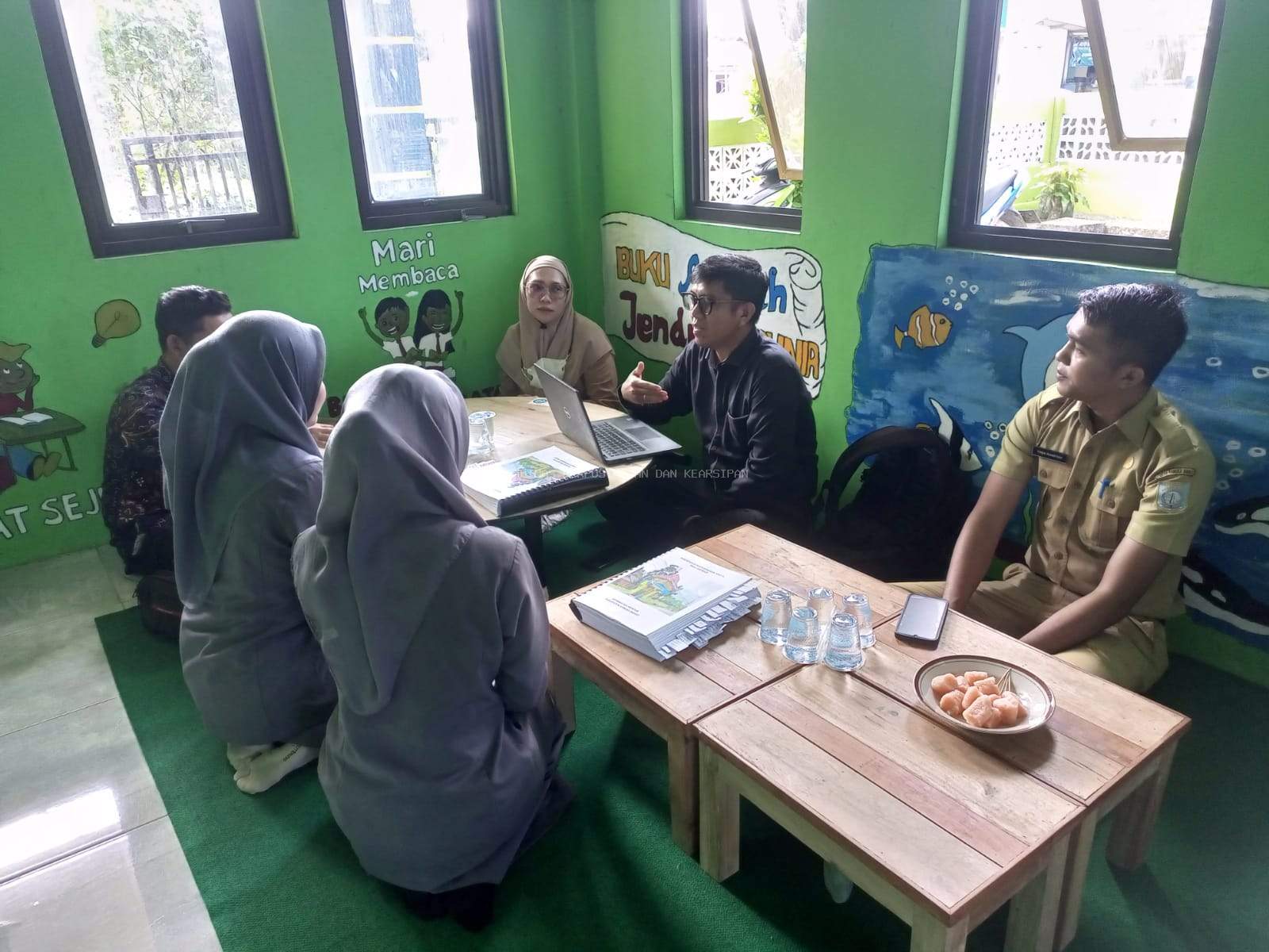 Tim Juri Lomba Perpusdes Tingkat Provinsi Lakukan Penilaian ke Perpus “Arsita” 