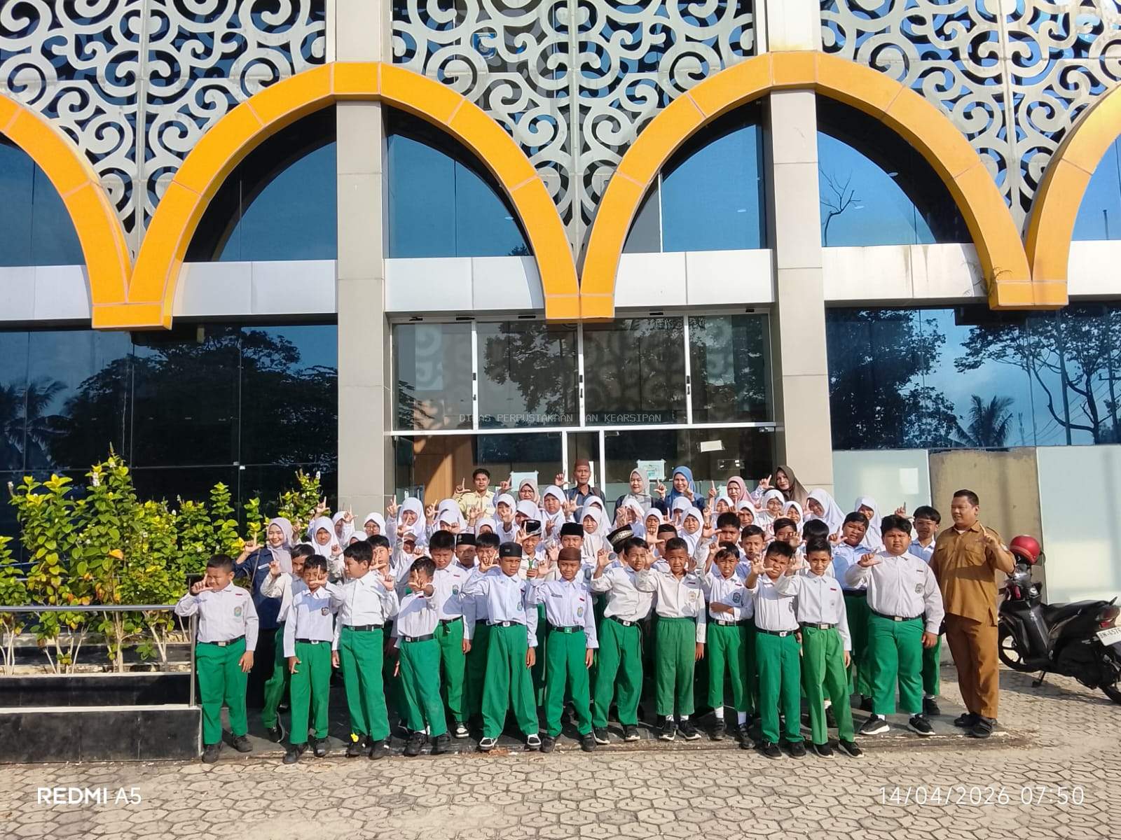 Perpusda Bangka Barat Terima Kunjungan Komunitas Read Aloud 